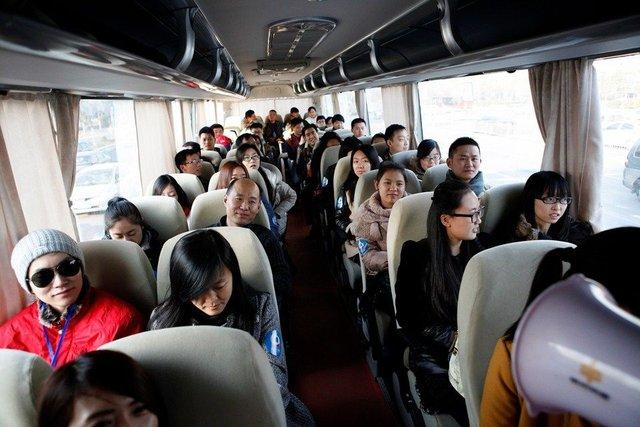 鴻鳴深圳大巴包車：每一次回家，都溫暖下一次出發！